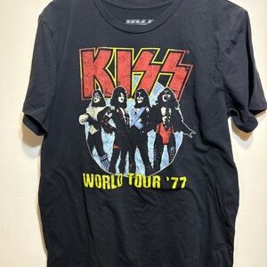 KISS World Tour  1977 Vintage Distressed Black T-shirt .